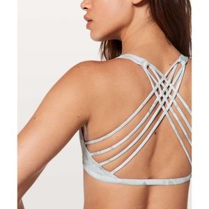 Lululemon | Free To Be Wild Sports Bra in Jasmine White Multi | Size 6